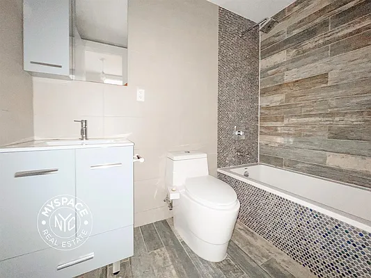 Bathroom, photo 3