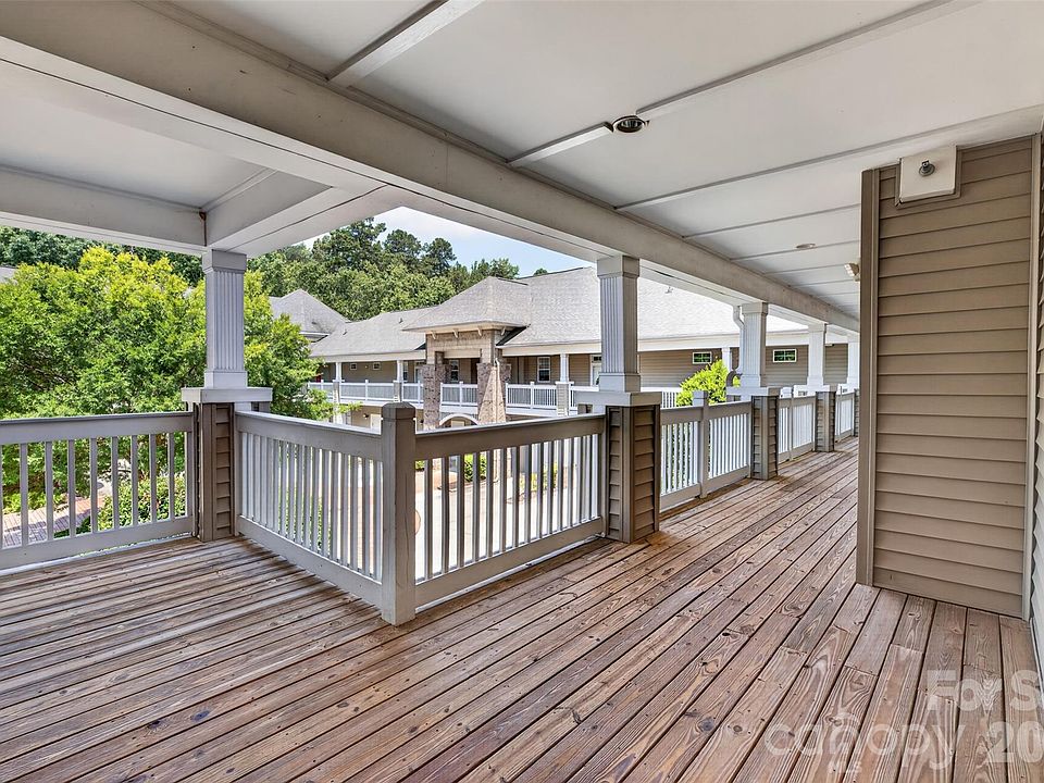 1st image of 8955 Rosalyn Glen Rd