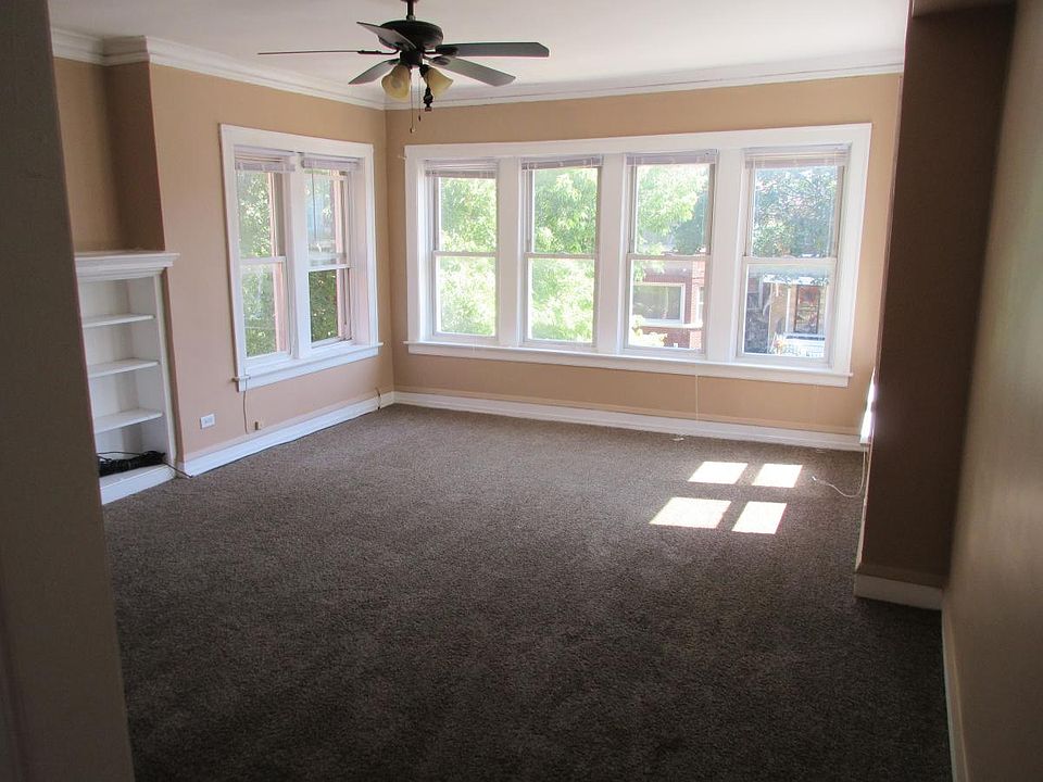 Living Room Pic1