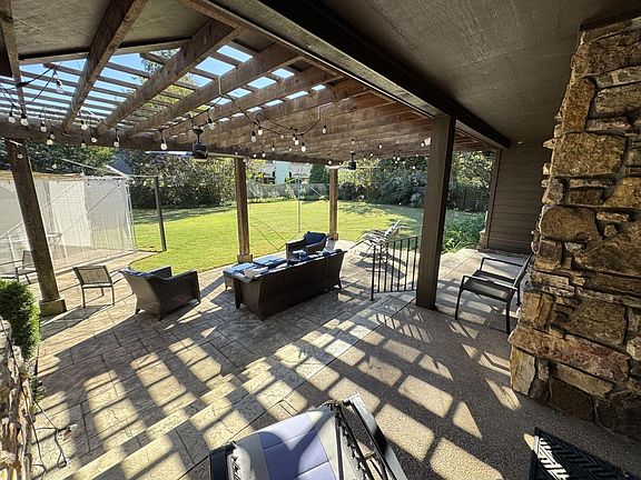2nd image of 5594 Kings Point