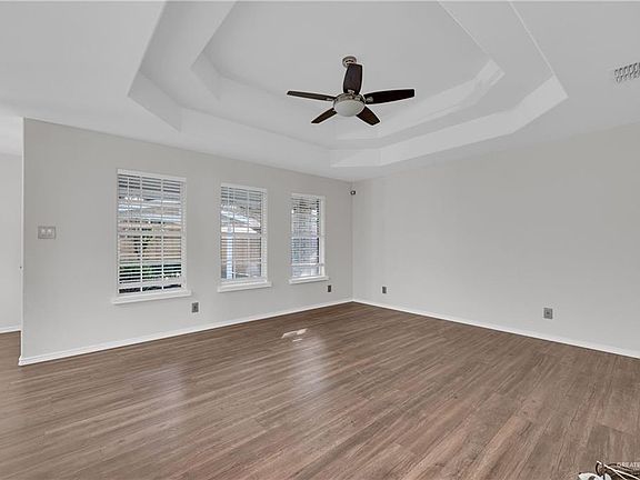 2nd image of 1514 Elm Dr
