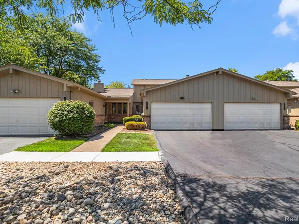 12396 Pinecrest Dr, Plymouth, MI 48170