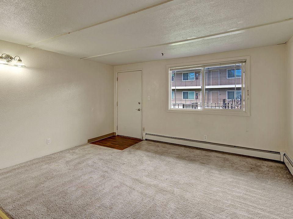 College View Apartments - Living Room
