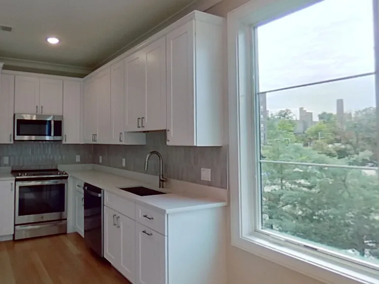 106 Warren St #4 — Photo 2