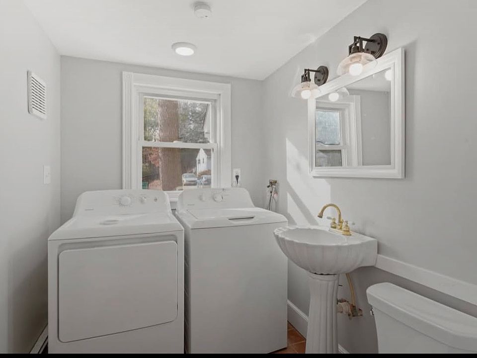 Landry Room Half Bethroom