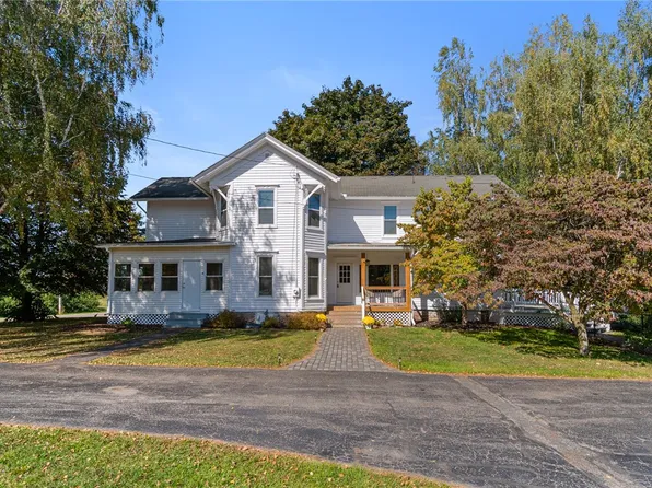 5296 E Williamson Rd, Marion, NY 14505