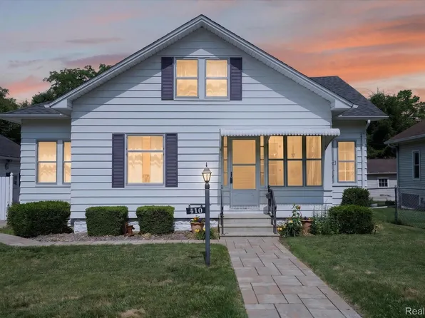 410 S Center St, Howell, MI 48843