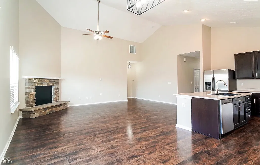 3 bed, 1804 sqft, $2,149 — Photo 1