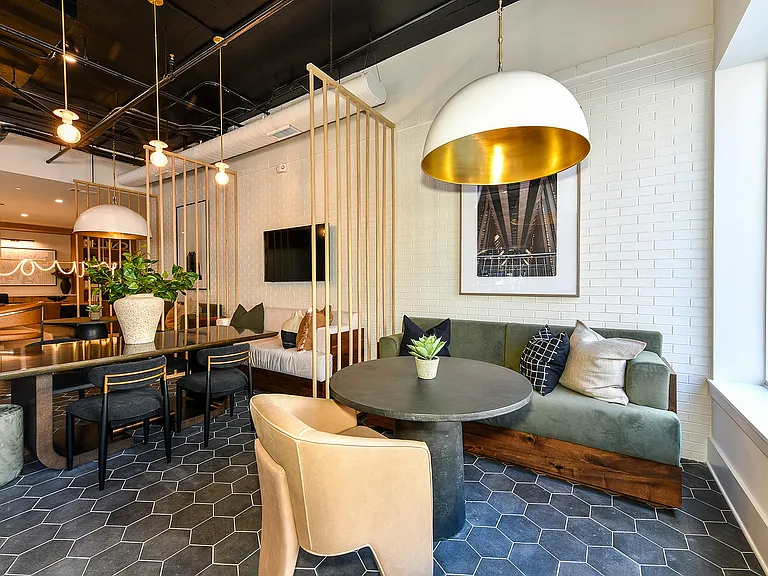 Avana on Main — Photo 13