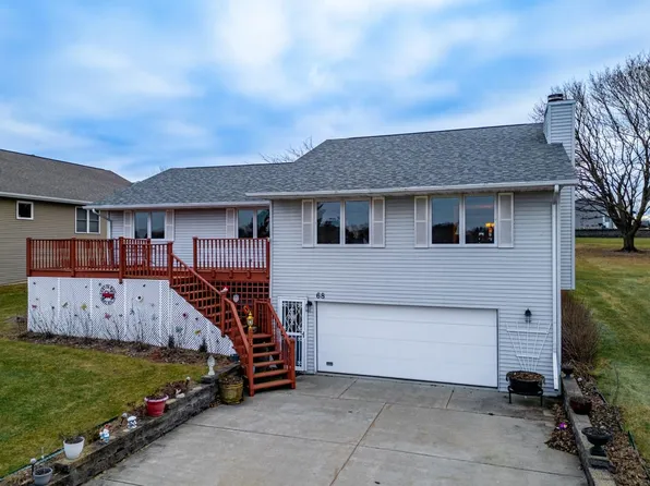 68 Delburne Dr, Davis, IL 61019