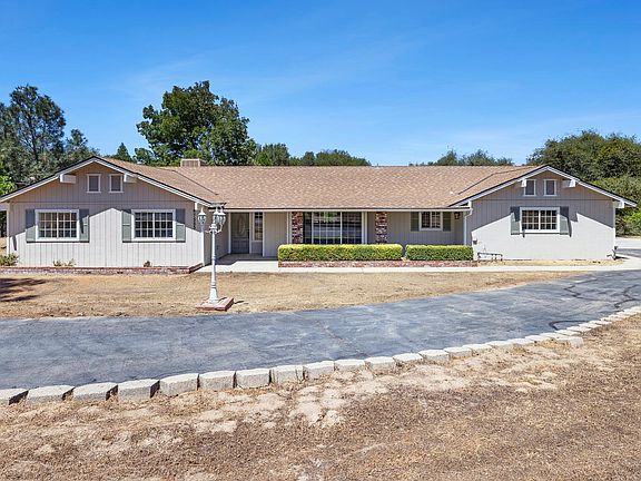 3rd image of 47555 Willow Pond Rd