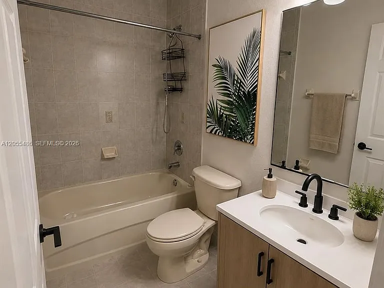 242 E 3rd St #205 — Photo 11