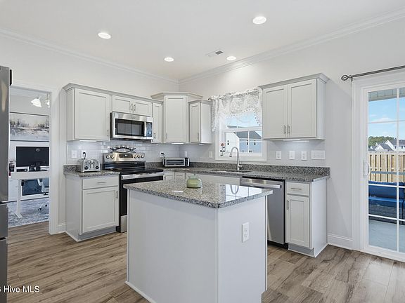 2nd image of 611 Carmel Drive