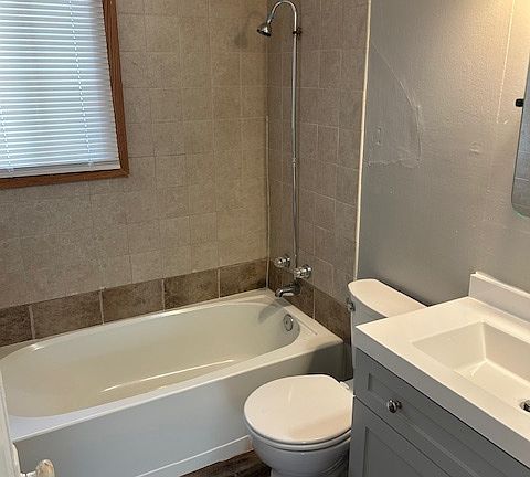4th image of 939 N 22nd St #11326779