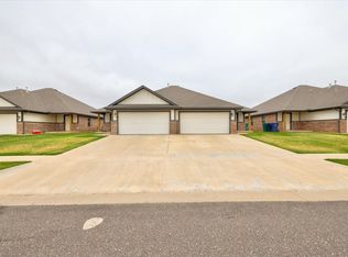 10910 NW 119th St, Yukon, OK 73099
