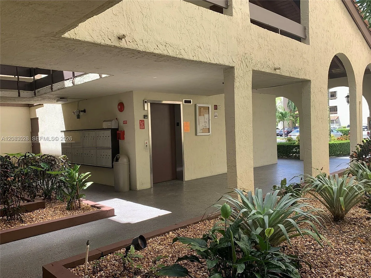 Kenland Walk Condo Iii — Photo 4