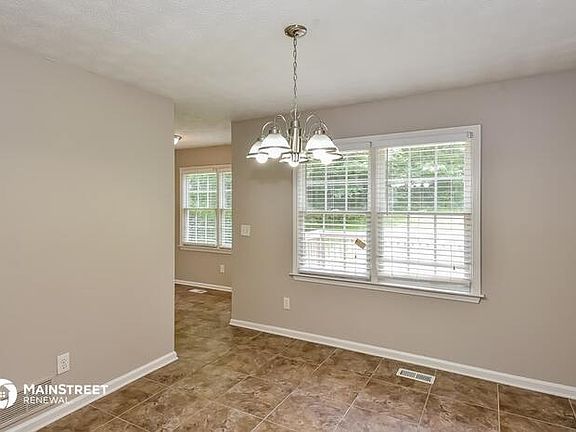 5th image of 115 Austin Ln