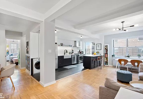 2nd image of 530 Grand St APT D8b