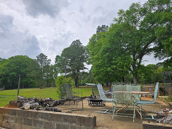 3rd image of 234 Bell Bottom Rd