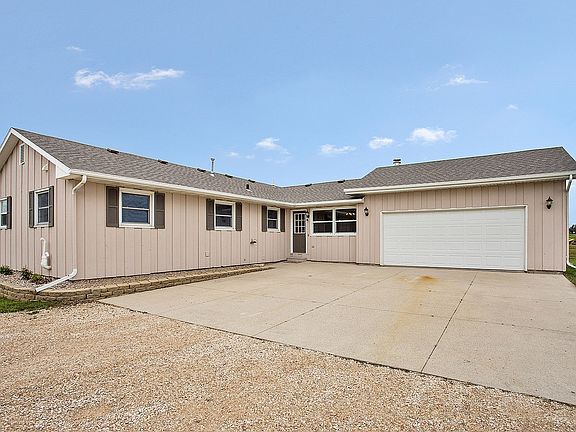 Back of home w/garage