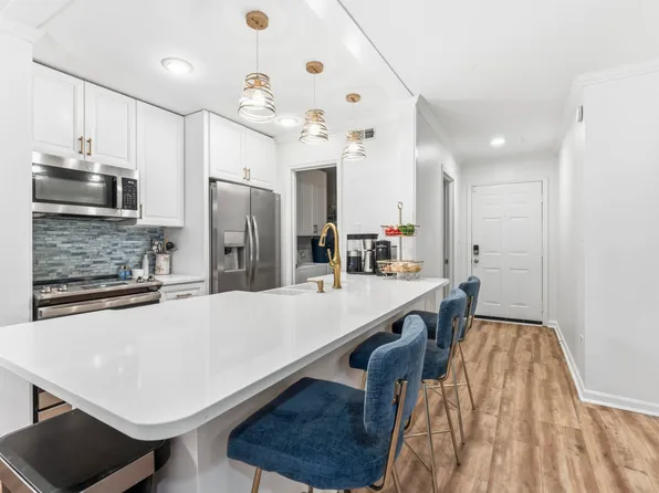 1006 Kingswood Dr APT J, Chapel Hill, NC 27517