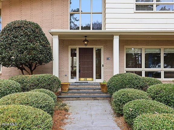 4th image of 1602 Greenbriar Road