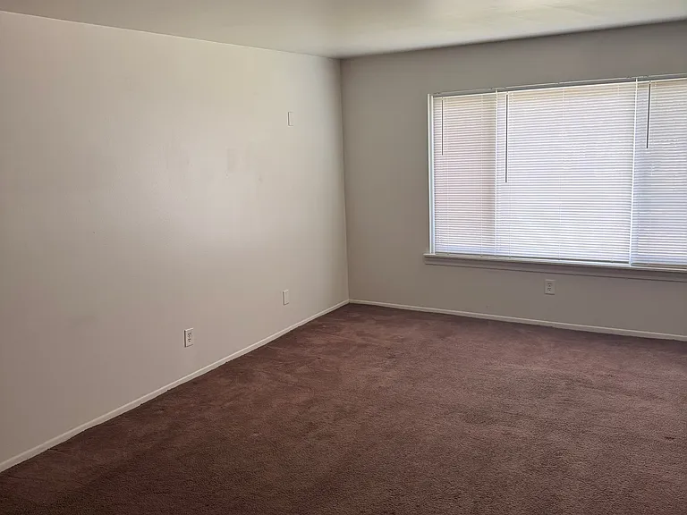 35281 Lewis St #8 — Photo 1