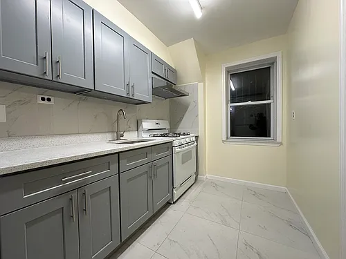 2107 Continental Ave Photo 1