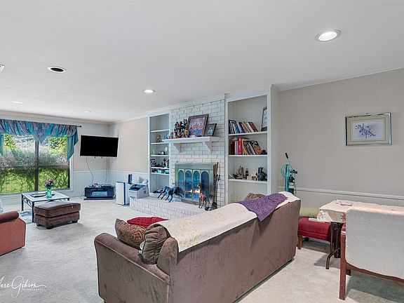 4th image of 5651 Mirador Cir