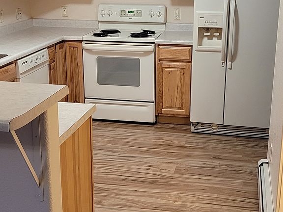2nd image of 145 Caywood Cir #1