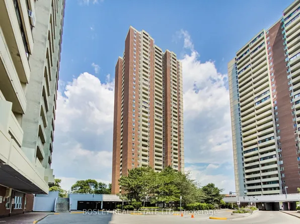 3 Massey Sq #1902, Toronto, ON M4C 5L5