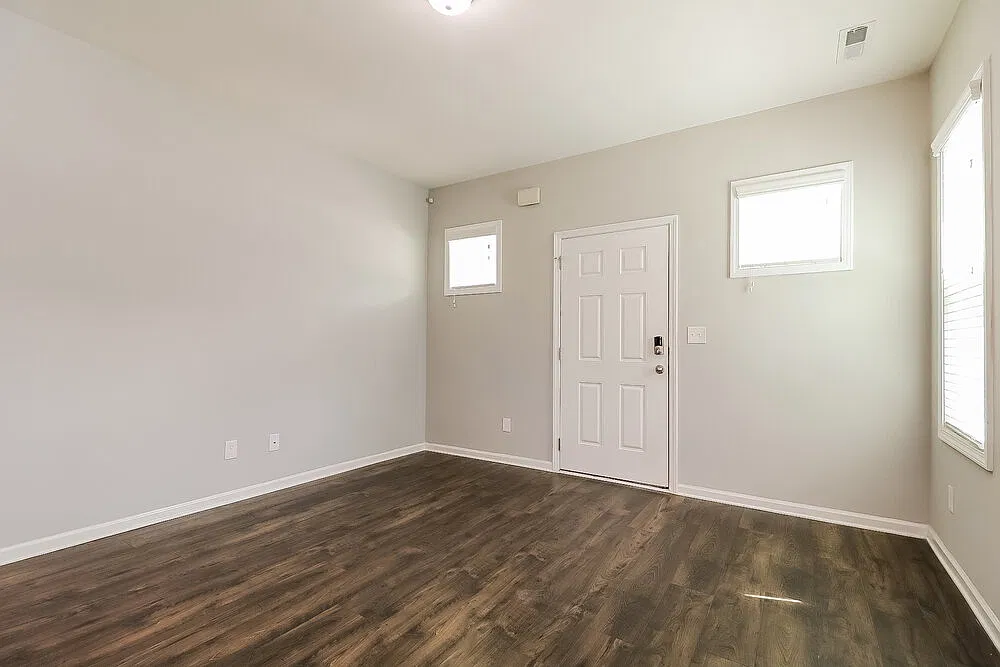 3 bed, 2.0 bath, 1134 sqft, $2,990 — Photo 3