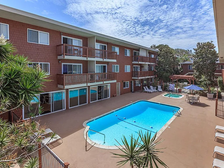 Terraces at Del Mar — Photo 25