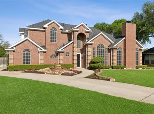 2733 Naples Dr, Hurst, TX 76054