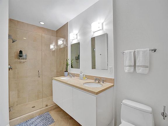 3rd image of 1703 NE 5th Ct #1703