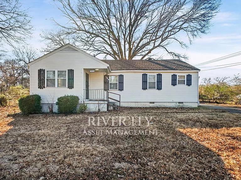 2019 Driftwood Ave — Photo 1