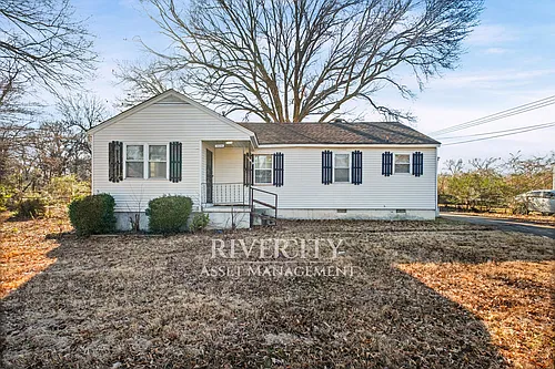 2019 Driftwood Ave Photo 1