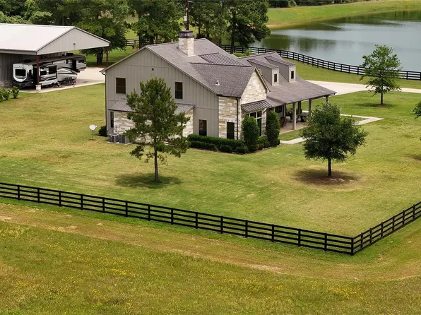 2835 Stapleton Rd, Magnolia, TX 77354