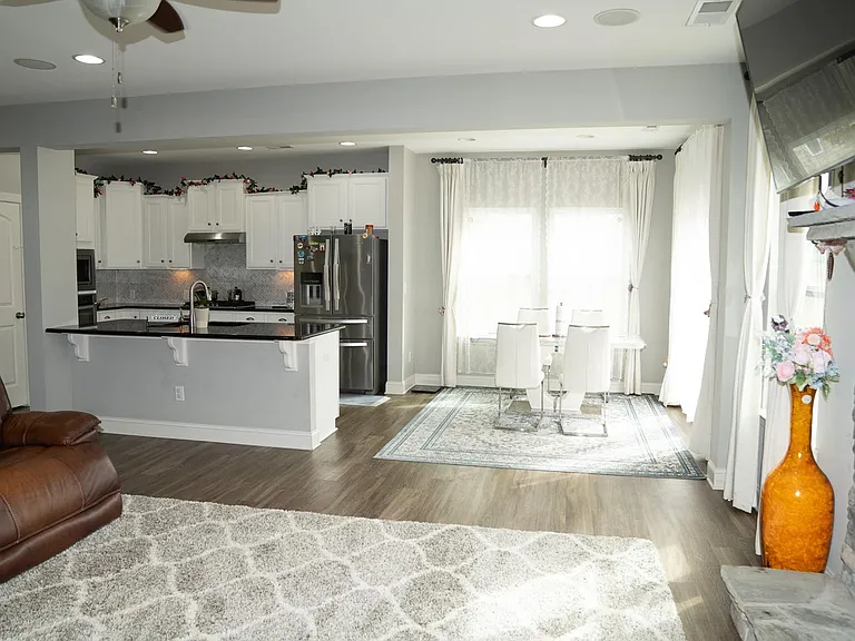 7082 Founders Way — Photo 14