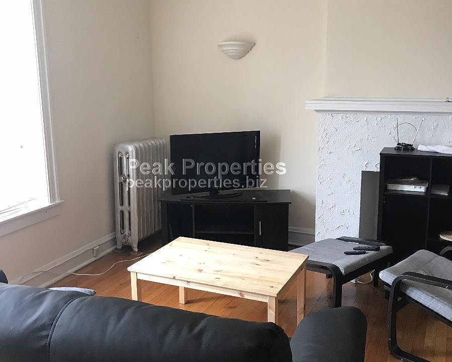 1st image of 1010 Noyes St APT 111