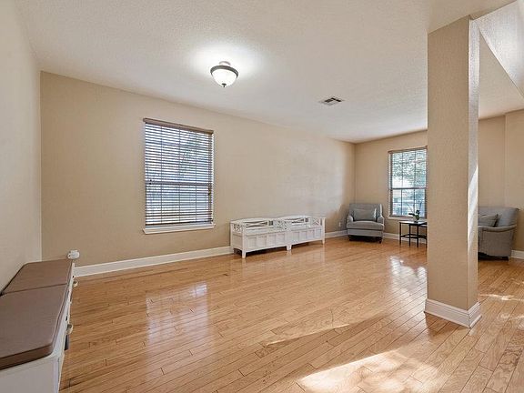 5th image of 1310 Grafton Ln