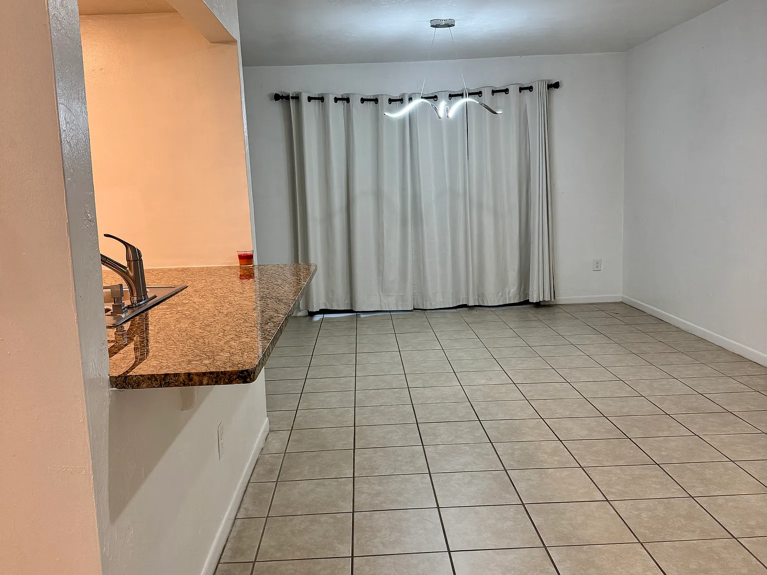 3 bed, 1320 sqft, $1,700 — Photo 2