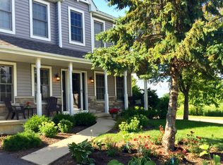 39W295 Bartelt Pl, Geneva, IL 60134