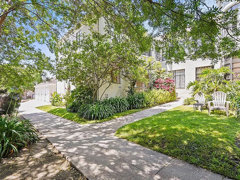 Upstairs 4-Plex with 1 parking space and a detached garage