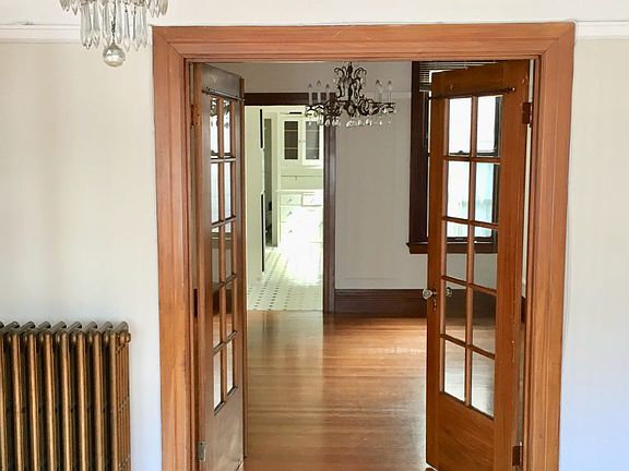 2nd image of 2211 Taylor St #2211
