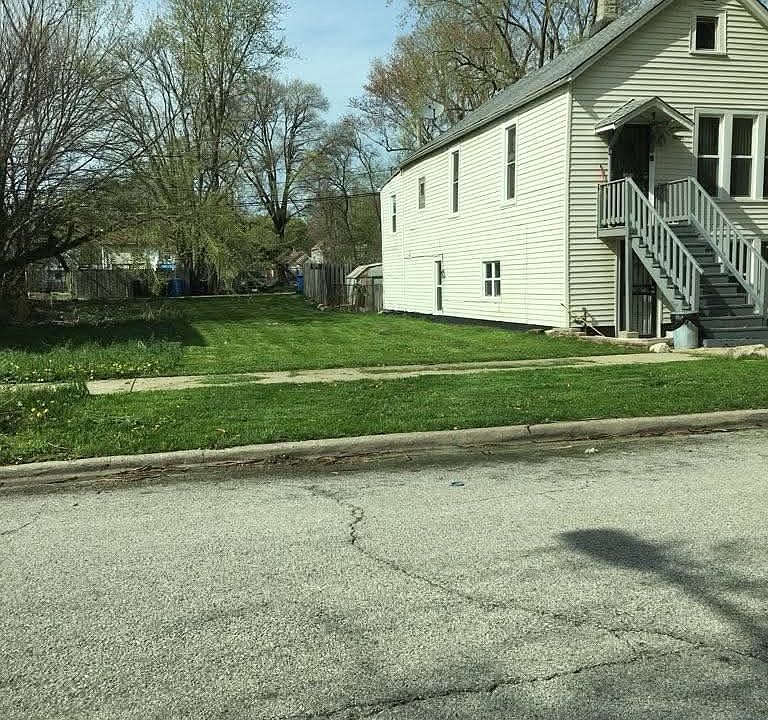 1st image of 840 W 51st Pl
