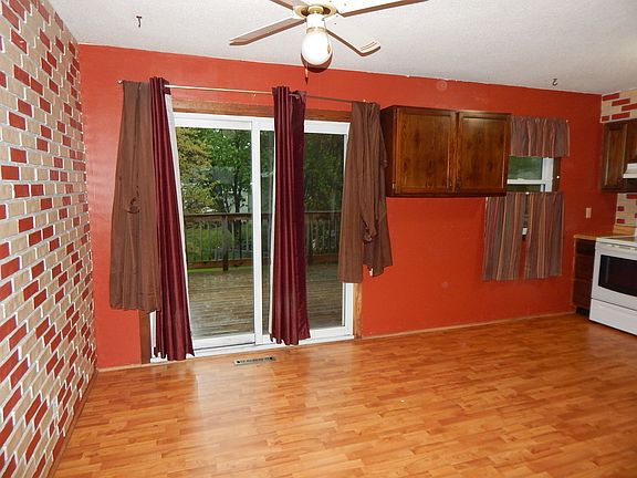 3rd image of 4021 Cresthill Dr