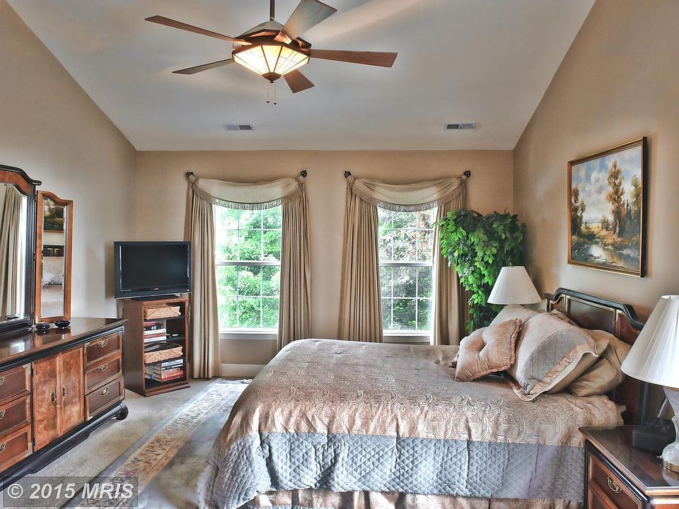 Bedroom (Master)