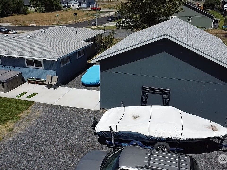 1st image of 1123 W Malaga Avenue