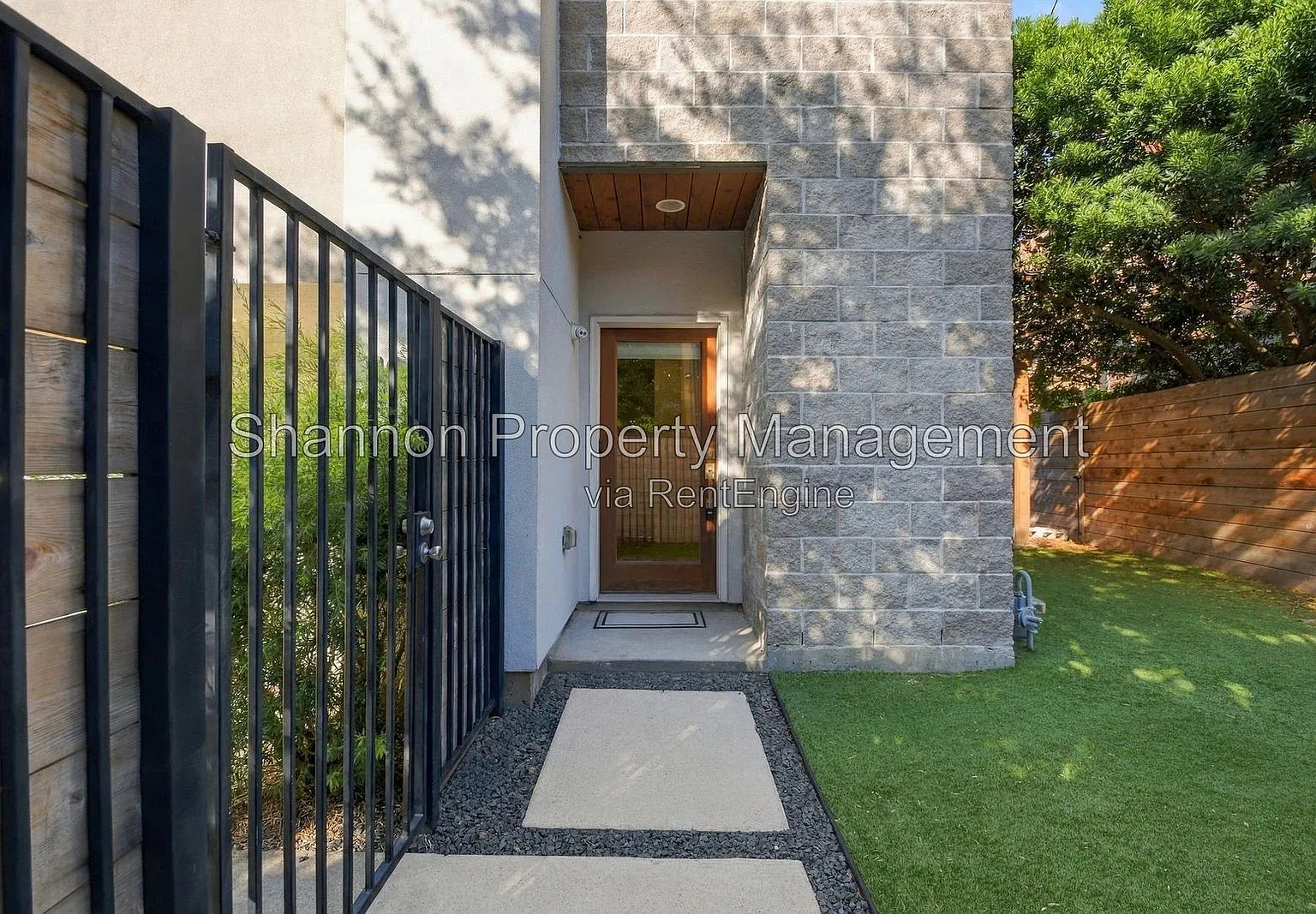 3 bed, 3.5 bath, 2320 sqft, $3,700 — Photo 4